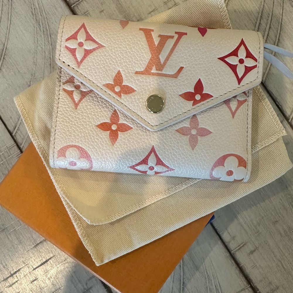 Louis Vuitton Portefeuille Victorine Trifold Wallet Monogram White